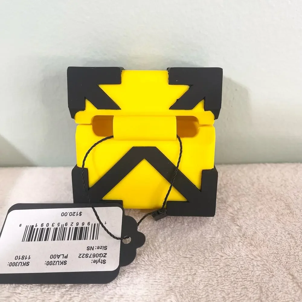Off-White Silicone Arrow 2nd Generation Airpod Case nwt